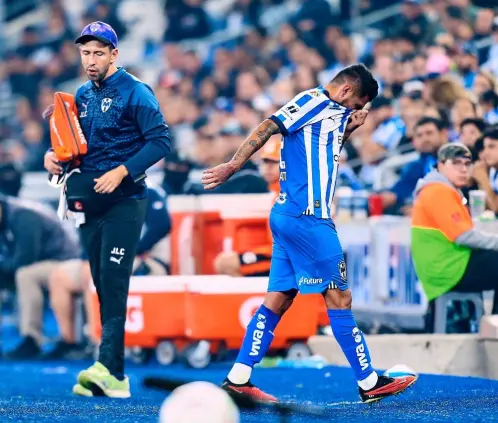 Jesús Corona dejó la cancha llorando tras haberse lesionado ante San Luis. Jesús Corona dejó la cancha llorando tras haberse lesionado ante San Luis.