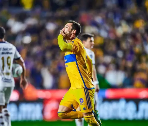 Juan Pablo Vigón convirtió el gol que selló el pase de Tigres a la final del Apertura 2023. Juan Pablo Vigón convirtió el gol que selló el pase de Tigres a la final del Apertura 2023.