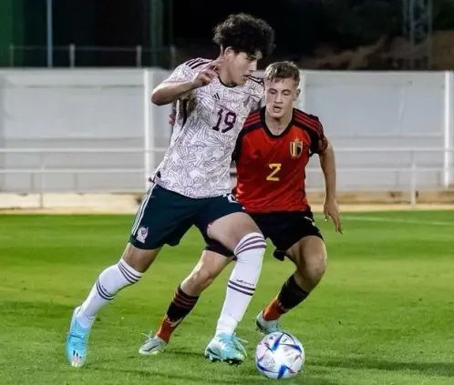 El seleccionado juvenil mexicano James Arteaga estará a prueba en el Bayern Munich de Alemania.