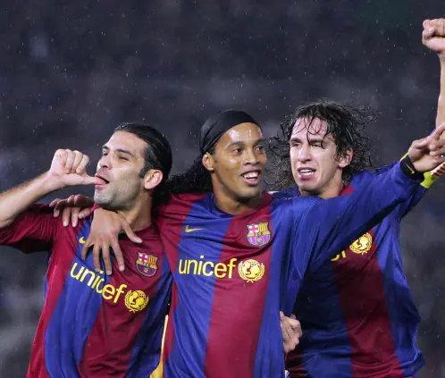 Rafa Márquez formó parte del 11 ideal del Barcelona en el siglo XXI junto a otras figuras como Ronaldinho y Carles Puyol. Rafa Márquez formó parte del 11 ideal del Barcelona en el siglo XXI junto a otras figuras como Ronaldinho y Carles Puyol.