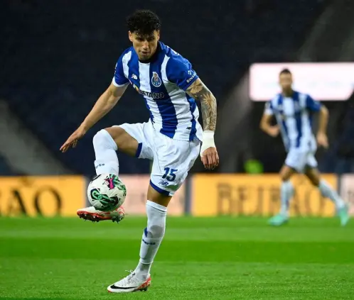 Jorge Sánchez quedó fuera del último partido del Porto y dentro de poco firmaría con Cruz Azul. Jorge Sánchez quedó fuera del último partido del Porto y dentro de poco firmaría con Cruz Azul.