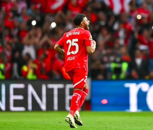 Alexis Vega tuvo un buen reencuentro con la afición del Toluca. FOTO: @TolucaFC Alexis Vega tuvo un buen reencuentro con la afición del Toluca. FOTO: @TolucaFC