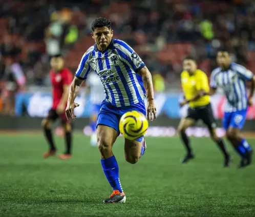 Víctor Guzmán estaría en la mira de Porto y Milan para la próxima temporada. Víctor Guzmán estaría en la mira de Porto y Milan para la próxima temporada.