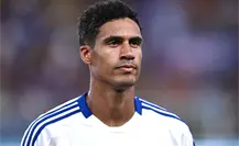 Raphaël Varane al borde del retiro tras lesionarse en su debut con el Como Raphaël Varane al borde del retiro tras lesionarse en su debut con el Como