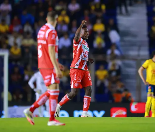 Necaxa terminó con el invicto del América y puso en duda el liderato del tricampeón en el Clausura 2025. (Crédito: Héctor Vivas/Getty Images)