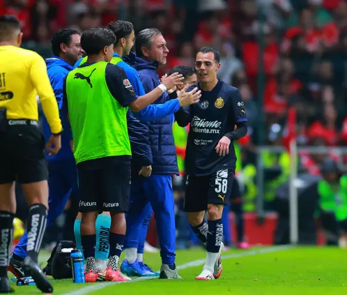 El plantel del Guadalajara acusó al arbitraje de jugarle en contra. Getty Images