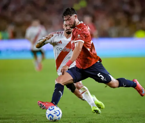 Rayados habría ofrecido 10 millones de dólares para firmar a Felipe Loyola del Independiente. Getty Images