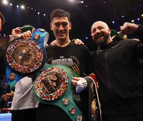 Dmitry Bivol derrota a Beterbiev y es el nuevo campeón indiscutido semipesado