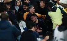 ¡Y no entienden! Aficionados de Pumas y América protagonizan broncas en el estadio de C.U.