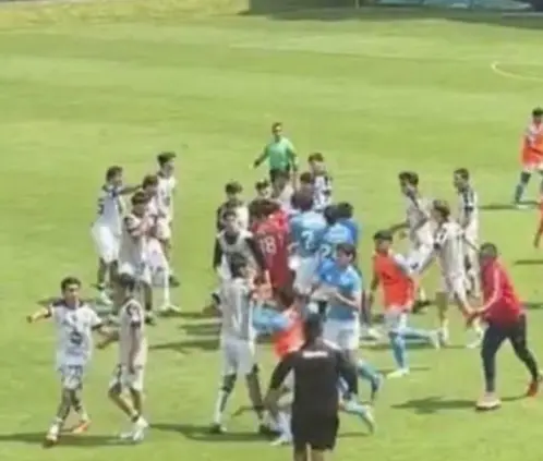 Batalla campal en el Cruz Azul vs Querétaro sub 19