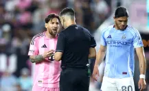 ¡Messi explota contra el árbitro! Sos un cag...