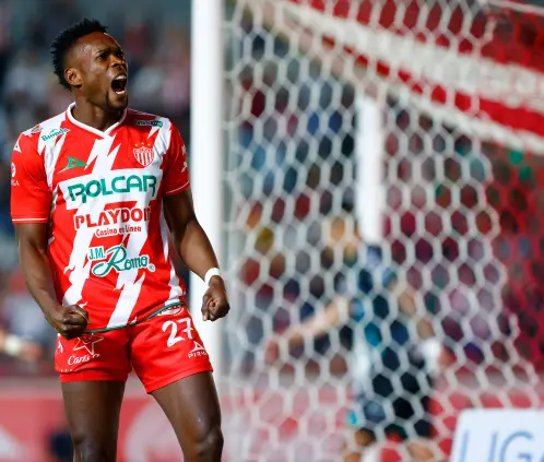 Diber Cambindo marcha como líder de goleo del Clausura 2025 al sumar nueve goles en nueve juegos para el Necaxa. Getty Images