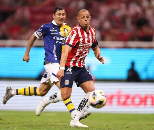 San Luis vs. Chivas: ¿Cómo y dónde ver el partido de la jornada 9 del Clausura 2025? (Photo by Simon Barber/Getty Images)