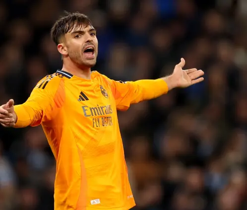 Pitos, insultos y polémica: La complicada noche de Raúl Asencio en Anoeta . (Photo by Carl Recine/Getty Images)