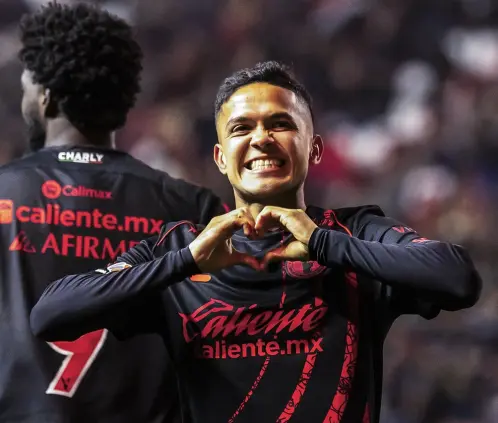 Pumas toca fondo y es goleado por Xolos de Tijuana  (Photo by Francisco Vega/Getty Images)