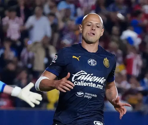 ¡Chicharito rompió su sequía! Marcó en la Liga MX y mandó callar a la afición (https://www.instagram.com/chivas/)