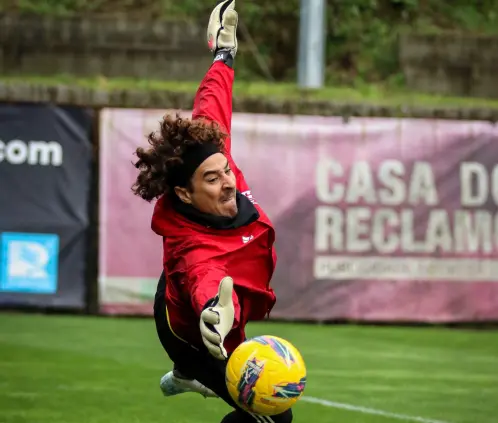 Guillermo Ochoa corre el riesgo de llegar a los 500 goles en contra en Europa en el juego contra Farense. @afs_viladasaves