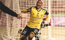 Humberto Suazo se reencuentra con el gol tras casi un año fuera por lesión