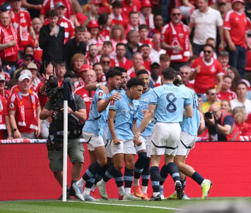 Manchester City pelea por un título después de una mala temporada Manchester City pelea por un título después de una mala temporada
