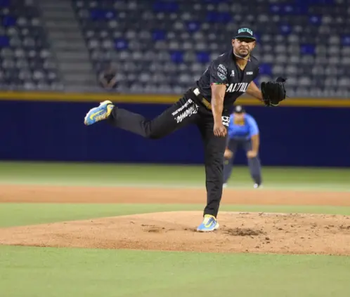 Saraperos pega primero en el Clásico del Norte ante Sultanes (ClubSaraperos X) Saraperos pega primero en el Clásico del Norte ante Sultanes (ClubSaraperos X)