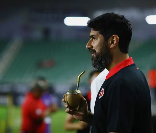 Oficial: Sebastián ‘Loco’ Abreu es nuevo DT de Xolos para el Apertura 2025 (Photo by Sergio Mejia/Getty Images) Oficial: Sebastián ‘Loco’ Abreu es nuevo DT de Xolos para el Apertura 2025 (Photo by Sergio Mejia/Getty Images)