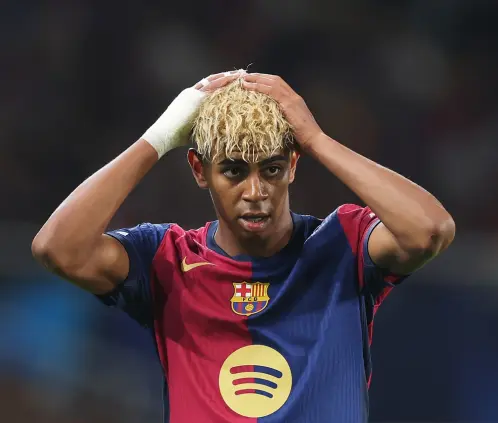 ¡Thierry Henry le pide en vivo la camiseta a Lamine Yamal! (Photo by Carl Recine/Getty Images) ¡Thierry Henry le pide en vivo la camiseta a Lamine Yamal! (Photo by Carl Recine/Getty Images)