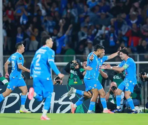 El Cruz Azul avanzó a la Final de Concachampions con estadio prácticamente lleno. Getty Images El Cruz Azul avanzó a la Final de Concachampions con estadio prácticamente lleno. Getty Images