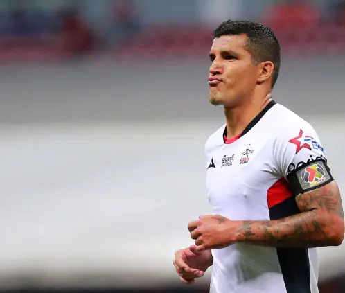 ¡Traición o veto interno? La verdad detrás de por qué el Maza Rodríguez no volvió a Chivas (Photo by Manuel Velasquez/Getty Images) ¡Traición o veto interno? La verdad detrás de por qué el Maza Rodríguez no volvió a Chivas (Photo by Manuel Velasquez/Getty Images)