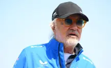 Flavio Briatore toma el mando y rompe el silencio tras la salida de Oliver Oakes
