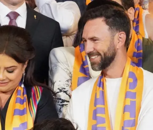 El exlateral del América estuvo presente en el evento del Gobierno de la Ciudad de México, a 400 días del arranque del Mundial (X: @ClaraBrugadaM) El exlateral del América estuvo presente en el evento del Gobierno de la Ciudad de México, a 400 días del arranque del Mundial (X: @ClaraBrugadaM)