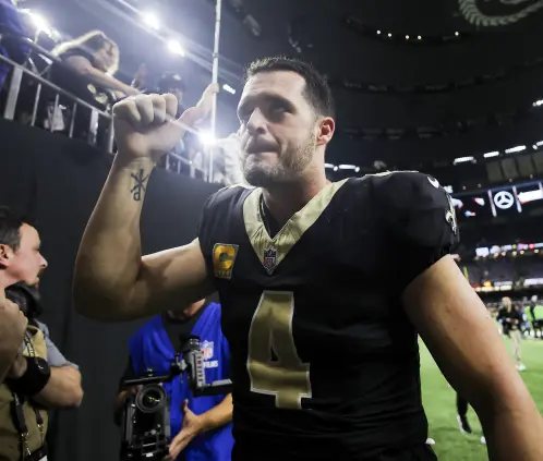 Derek Carr se retiró de la NFL, ¿cuál fue el motivo y quién tomará su lugar? (Photo by Jonathan Bachman/Getty Images) Derek Carr se retiró de la NFL, ¿cuál fue el motivo y quién tomará su lugar? (Photo by Jonathan Bachman/Getty Images)