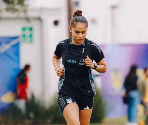 Belén Cruz se reintegró a los entrenamientos de Tigres Femenil tras seis meses fuera por lesión. @TigresFemenil Belén Cruz se reintegró a los entrenamientos de Tigres Femenil tras seis meses fuera por lesión. @TigresFemenil