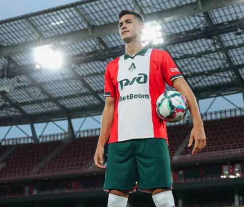 Las Chivas están interesadas en firmar a César Montes para el Apertura 2025. @CJasib Las Chivas están interesadas en firmar a César Montes para el Apertura 2025. @CJasib