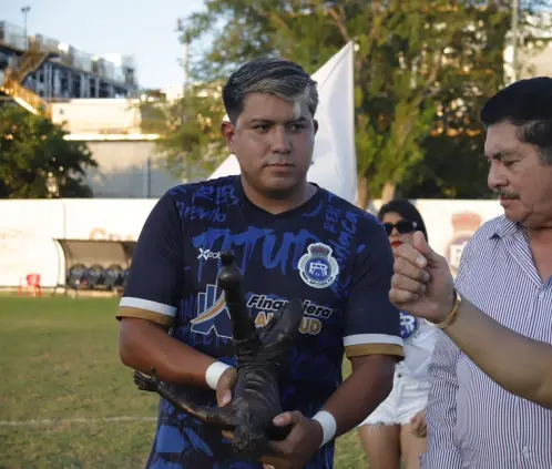 Eduardo Banda aseguró que aún futbolistas relacionados al mundo de las apuestas. @RealApodacaFC Eduardo Banda aseguró que aún futbolistas relacionados al mundo de las apuestas. @RealApodacaFC