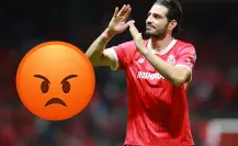 ¡Infame! Pollo Briseño sale expulsado por tirar botella a la banca de Rayados