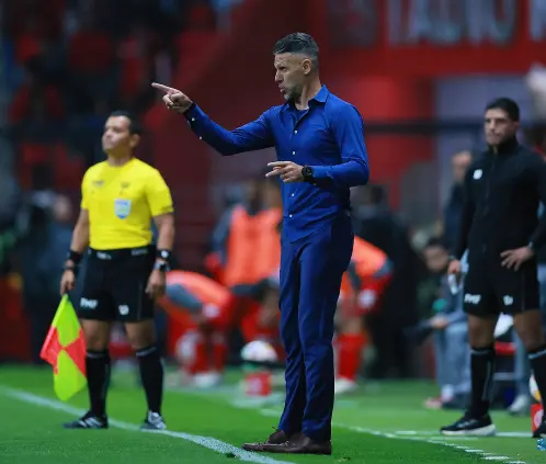 Martín Demichelis no ocultó su deseo de dirigir a Rayados en el Mundial de Clubes y en el siguiente certamen del futbol mexicano. Martín Demichelis no ocultó su deseo de dirigir a Rayados en el Mundial de Clubes y en el siguiente certamen del futbol mexicano.