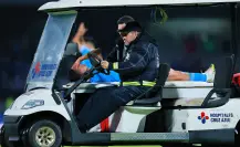 ¡Alarmas en Cruz Azul! Montaño sale gravemente lesionado ante León