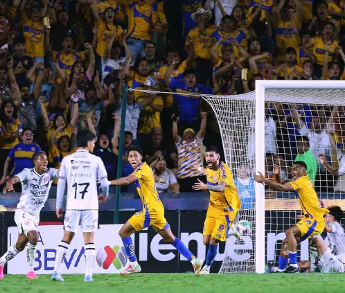 Tigres avanza a semifinales en un intenso , polémico y agónico partido ante Necaxa (Ricardo Rodríguez/ POSTA Deportes) Tigres avanza a semifinales en un intenso , polémico y agónico partido ante Necaxa (Ricardo Rodríguez/ POSTA Deportes)