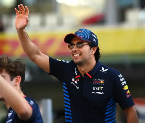 Checo Pérez es una de las estrellas del automovilismo que aparecen en F1, la nueva película de Brad Pitt. Getty Images Checo Pérez es una de las estrellas del automovilismo que aparecen en F1, la nueva película de Brad Pitt. Getty Images