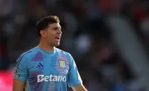 Aston Villa venderá al Dibu Martínez, ¿se abre la puerta para que llegue al Monterrey?