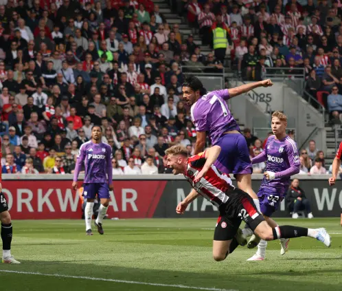 Raúl Jiménez marcó el primer gol del Fulham en el triunfo 3-2 sobre el Brentford. Getty Images Raúl Jiménez marcó el primer gol del Fulham en el triunfo 3-2 sobre el Brentford. Getty Images