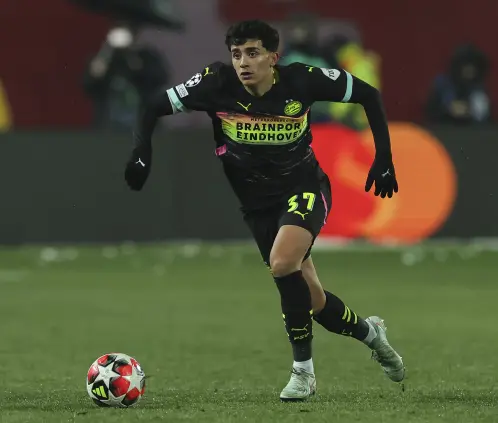 Richard Ledezma conquistó la Eredivisie con el PSV antes de sumarse a Chivas para el Apertura 2025. Getty Images Richard Ledezma conquistó la Eredivisie con el PSV antes de sumarse a Chivas para el Apertura 2025. Getty Images