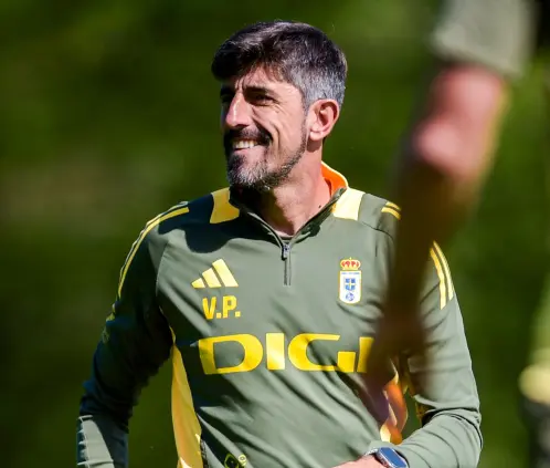 Veljko Paunovic suma ocho partidos sin perder con el Real Oviedo, y está a solo dos puntos de ascenso directivo. @RealOviedo Veljko Paunovic suma ocho partidos sin perder con el Real Oviedo, y está a solo dos puntos de ascenso directivo. @RealOviedo