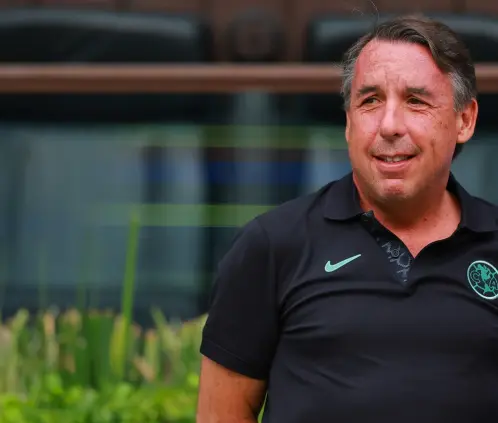 Emilio Azcárraga alentando al América en la Ciudad de los Deportes (Photo by Hector Vivas/Getty Images) Emilio Azcárraga alentando al América en la Ciudad de los Deportes (Photo by Hector Vivas/Getty Images)