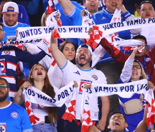 Agreden a aficionado previo al América vs Cruz Azul en la semifinal (Photo by Hector Vivas/Getty Images) Agreden a aficionado previo al América vs Cruz Azul en la semifinal (Photo by Hector Vivas/Getty Images)