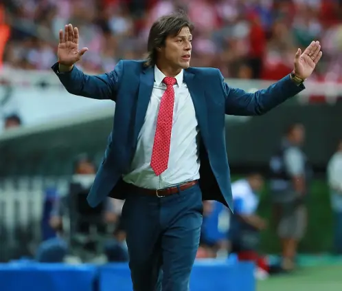 El sueño Almeyda se enfría y otro DT toma ventaja en Chivas . (Photo by Hector Vivas/Getty Images) El sueño Almeyda se enfría y otro DT toma ventaja en Chivas . (Photo by Hector Vivas/Getty Images)