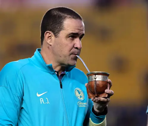 André Jardine: “Del arbitraje no puedo hablar, sino nos multan” (Foto: Daniel Gámez / POSTA Deportes) André Jardine: “Del arbitraje no puedo hablar, sino nos multan” (Foto: Daniel Gámez / POSTA Deportes)