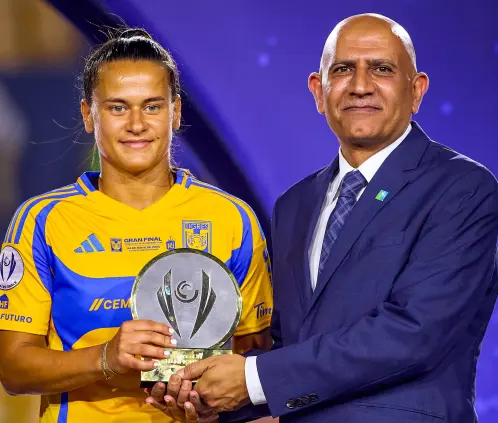 Ana Dias de Tigres se coronó como la primera campeona de goleo de la Concachampions Femenil. @TigresFemenil