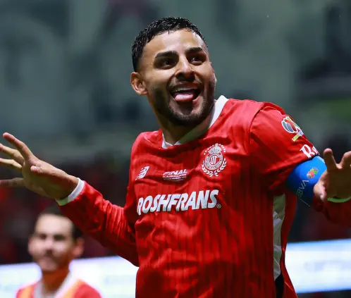 Alexis Vega del infierno a tocar la gloria con Toluca en el Clausura 2025 (Getty Images)