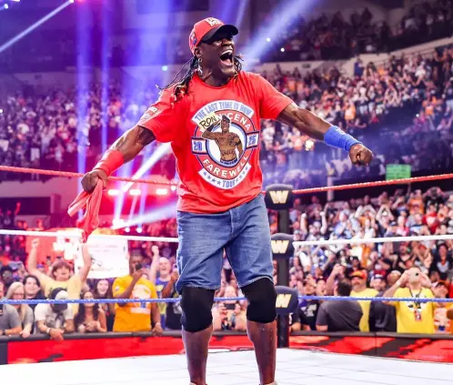 R-Truth dio a conocer que fue despedido de la WWE solo una semana después de haber enfrentado a John Cena. @WWE